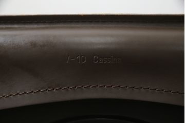中古　Cassina(カッシーナ)　413　CAB(キャブ)　MARIO BELLINI(マリオベリーニ)　本革(レザー)　シンプルモダンな空間づくりに活躍するアームチェア2脚セット(ダイニングチェア、椅子、イス)(定価2脚で約83万6千円)(R-074316)