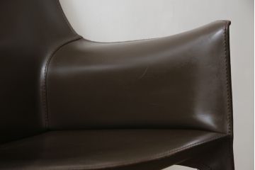 中古　Cassina(カッシーナ)　413　CAB(キャブ)　MARIO BELLINI(マリオベリーニ)　本革(レザー)　シンプルモダンな空間づくりに活躍するアームチェア(ダイニングチェア、椅子、イス)(定価約41万8千円)(R-074317)