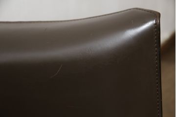 中古　Cassina(カッシーナ)　413　CAB(キャブ)　MARIO BELLINI(マリオベリーニ)　本革(レザー)　シンプルモダンな空間づくりに活躍するアームチェア(ダイニングチェア、椅子、イス)(定価約41万8千円)(R-074317)