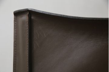 中古　Cassina(カッシーナ)　413　CAB(キャブ)　MARIO BELLINI(マリオベリーニ)　本革(レザー)　シンプルモダンな空間づくりに活躍するアームチェア(ダイニングチェア、椅子、イス)(定価約41万8千円)(R-074317)