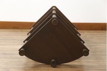 和製ビンテージ　昭和レトロ　凝ったデザインが目を惹くコーナーシェルフ(オープンシェルフ、コーナーラック、飾り棚、ヴィンテージ)(R-074337)
