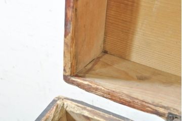 和製アンティーク　江戸期　時代の流れを感じさせる風合いが味わい深い引き出し付きの小さな長持(トランク、収納箱)(R-074342)