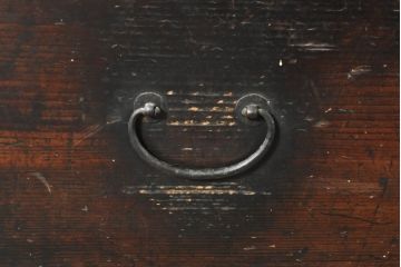 和製アンティーク　江戸期　時代の流れを感じさせる風合いが味わい深い引き出し付きの小さな長持(トランク、収納箱)(R-074342)