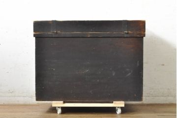 和製アンティーク　江戸期　時代の流れを感じさせる風合いが味わい深い引き出し付きの小さな長持(トランク、収納箱)(R-074342)