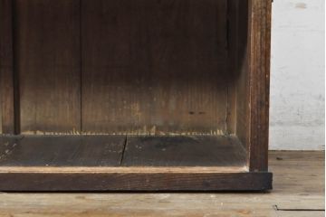 和製アンティーク　上手物!!　前面欅(ケヤキ)材　玉杢　黒柿引き戸枠　四尺　和の空間づくりにおすすめの関東水屋箪笥サイドボード(サイドキャビネット、茶棚、茶箪笥、収納棚、戸棚、食器棚、店舗什器)(R-074344)