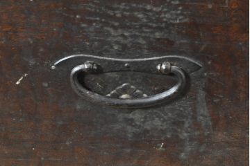和製アンティーク　上手物!!　前面欅(ケヤキ)材　玉杢　黒柿引き戸枠　四尺　和の空間づくりにおすすめの関東水屋箪笥サイドボード(サイドキャビネット、茶棚、茶箪笥、収納棚、戸棚、食器棚、店舗什器)(R-074345)