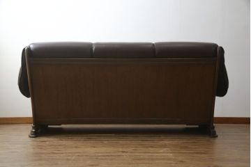 中古　美品　オランダ製　本革　重厚感のある佇まいが魅力的!! 伝統的ダッチカントリースタイルの3人掛けレザーソファ(アームソファ、三人掛け、3P)(定価約41万円)(R-074347)