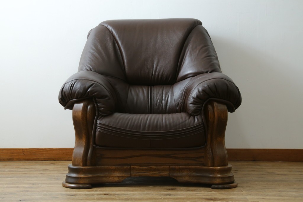 中古　オランダ製　美品　本革　伝統的ダッチカントリースタイルの重厚なレザーソファ　(R-074348)