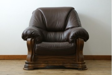 中古　オランダ製　美品　本革　伝統的ダッチカントリースタイルの重厚なレザーソファ　(R-074348)