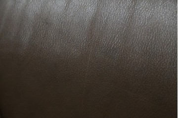 中古　オランダ製　美品　本革　伝統的ダッチカントリースタイルの重厚なレザーソファ　(R-074348)