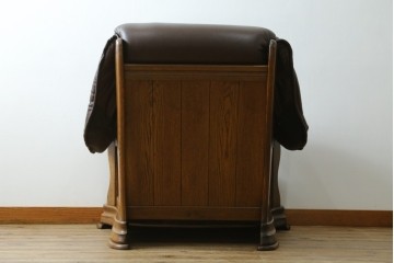 中古　オランダ製　美品　本革　伝統的ダッチカントリースタイルの重厚なレザーソファ　(R-074348)