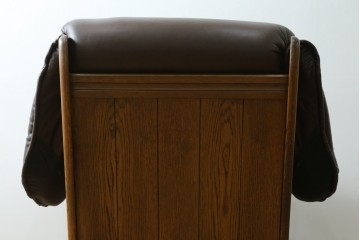 中古　オランダ製　美品　本革　伝統的ダッチカントリースタイルの重厚なレザーソファ　(R-074348)