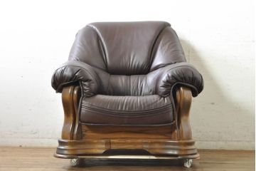 中古　美品　オランダ製　本革　重厚感のある佇まいが魅力的!! 伝統的ダッチカントリースタイルの1人掛けレザーソファ(アームソファ、一人掛け、1P)(R-074348)