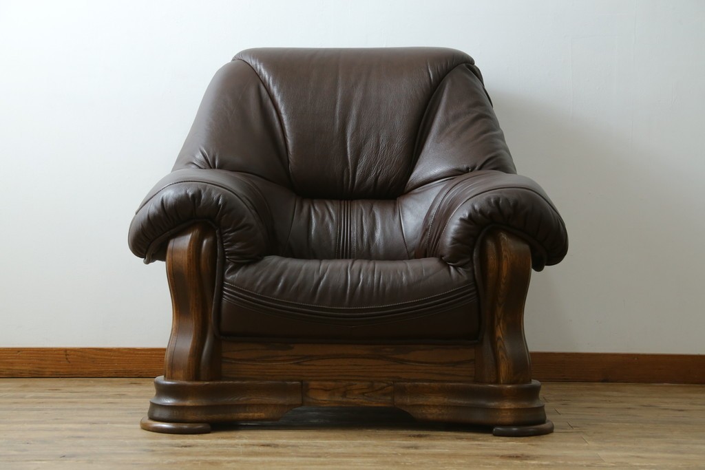 中古　オランダ製　美品　本革　伝統的ダッチカントリースタイルの重厚なレザーソファ　(R-074349)