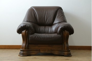 中古　オランダ製　美品　本革　伝統的ダッチカントリースタイルの重厚なレザーソファ　(R-074349)