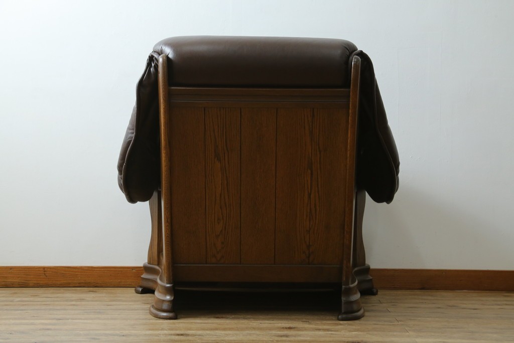 中古　オランダ製　美品　本革　伝統的ダッチカントリースタイルの重厚なレザーソファ　(R-074349)
