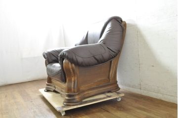 中古　美品　オランダ製　本革　重厚感のある佇まいが魅力的!! 伝統的ダッチカントリースタイルの1人掛けレザーソファ(アームソファ、一人掛け、1P)(R-074349)