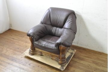 中古　美品　オランダ製　本革　重厚感のある佇まいが魅力的!! 伝統的ダッチカントリースタイルの1人掛けレザーソファ(アームソファ、一人掛け、1P)(R-074349)