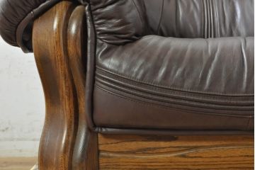 中古　美品　オランダ製　本革　重厚感のある佇まいが魅力的!! 伝統的ダッチカントリースタイルの1人掛けレザーソファ(アームソファ、一人掛け、1P)(R-074349)