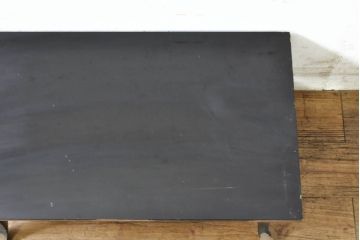 和製アンティーク　黒漆塗り　和の空間作りにおすすめな供物台(経机、サイドテーブル、飾り台)(R-074350)