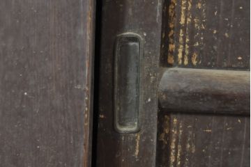 和製アンティーク　四尺　透かしと横桟引き戸が魅力的な二段重ね水屋箪笥(食器棚、キャビネット、重ねタンス、茶棚、茶箪笥、収納棚、戸棚、店舗什器)(R-074356)