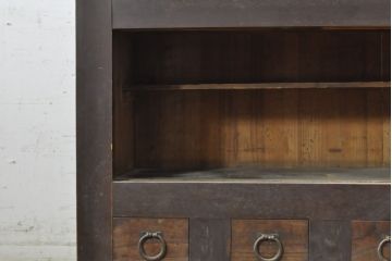 和製アンティーク　四尺　透かしが魅力的な水屋箪笥サイドボード(サイドキャビネット、茶棚、茶箪笥、収納棚、戸棚、食器棚、店舗什器)(R-074357)