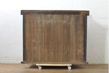 和製アンティーク　四尺　透かしが魅力的な水屋箪笥サイドボード(サイドキャビネット、茶棚、茶箪笥、収納棚、戸棚、食器棚、店舗什器)(R-074357)