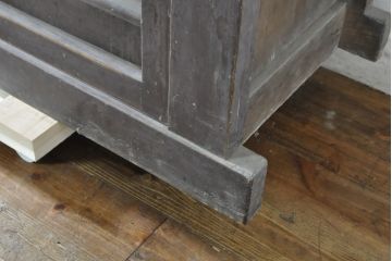 和製アンティーク　四尺　横桟引き戸が魅力的な水屋箪笥サイドボード(サイドキャビネット、茶棚、茶箪笥、収納棚、戸棚、食器棚、店舗什器)(R-074358)