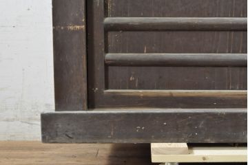 和製アンティーク　四尺　横桟引き戸が魅力的な水屋箪笥サイドボード(サイドキャビネット、茶棚、茶箪笥、収納棚、戸棚、食器棚、店舗什器)(R-074358)