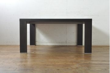 中古　Cassina(カッシーナ)　Hannes Wettstein(ハンス・ウェッツスタイン)デザイン　363 M.I.R. ミール　ガラス天板付き　シンプルながら洗練されたデザインが魅力のダイニングテーブル(4人掛け、6人掛け、食卓)(R-074359)