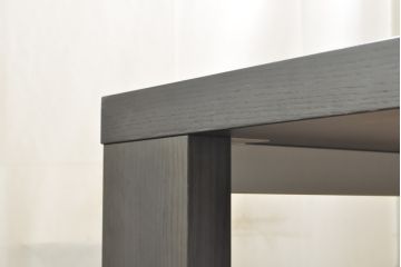 中古　Cassina(カッシーナ)　Hannes Wettstein(ハンス・ウェッツスタイン)デザイン　363 M.I.R. ミール　ガラス天板付き　シンプルながら洗練されたデザインが魅力のダイニングテーブル(4人掛け、6人掛け、食卓)(R-074359)