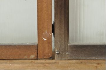 ビンテージ建具　昭和レトロな雰囲気漂う両開きガラスドア2枚セット(ガラス戸、木製扉、ヴィンテージ)(R-074361)