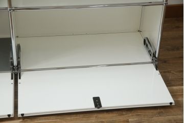 中古　USMハラー(USM Haller)　鍵付きショーケースが魅力の鉄製キャビネット(収納棚、ラック、飾り棚、陳列棚、ガラスケース、店舗什器)(R-074363)