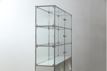 中古　USMハラー(USM Haller)　鍵付きショーケースが魅力の鉄製キャビネット(収納棚、ラック、飾り棚、陳列棚、ガラスケース、店舗什器)(R-074363)