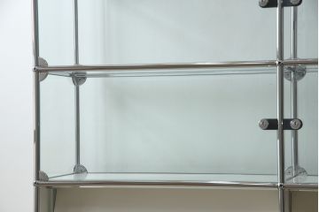 中古　USMハラー(USM Haller)　鍵付きショーケースが魅力の鉄製キャビネット(収納棚、ラック、飾り棚、陳列棚、ガラスケース、店舗什器)(R-074363)