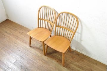 中古　柏木工(カシワ木工、KASHIWA)　木の温かみある風合いが魅力的なダイニングチェア2脚セット(板座チェア、イス、椅子、バラ売り可能)(R-074365)