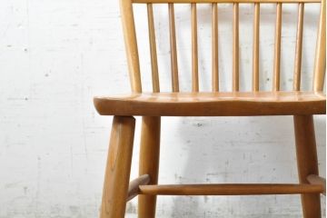 中古　柏木工(カシワ木工、KASHIWA)　木の温かみある風合いが魅力的なダイニングチェア2脚セット(板座チェア、イス、椅子、バラ売り可能)(R-074365)