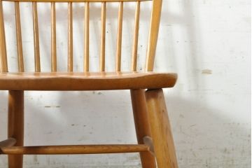 中古　柏木工(カシワ木工、KASHIWA)　木の温かみある風合いが魅力的なダイニングチェア2脚セット(板座チェア、イス、椅子、バラ売り可能)(R-074365)