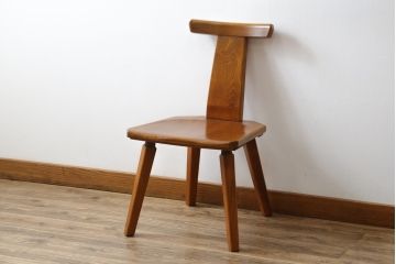 中古　岩手県岩泉・純木家具　心地よい木の風合いが魅力的な角Dチェア(ダイニングチェア、アームレスチェア、板座チェア、椅子、イス)(定価約8万円)(R-074367)