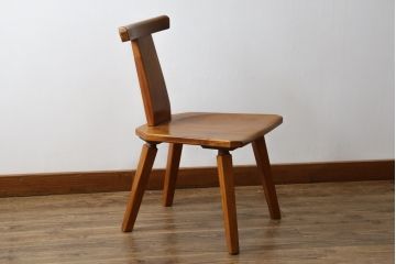 中古　岩手県岩泉・純木家具　心地よい木の風合いが魅力的な角Dチェア(ダイニングチェア、アームレスチェア、板座チェア、椅子、イス)(定価約8万円)(R-074367)