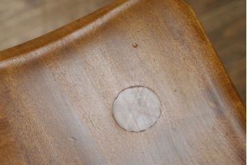 中古　岩手県岩泉・純木家具　心地よい木の風合いが魅力的な角Dチェア(ダイニングチェア、アームレスチェア、板座チェア、椅子、イス)(定価約8万円)(R-074367)
