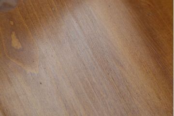 中古　岩手県岩泉・純木家具　心地よい木の風合いが魅力的な角Dチェア(ダイニングチェア、アームレスチェア、板座チェア、椅子、イス)(定価約8万円)(R-074367)