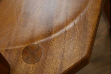 中古　岩手県岩泉・純木家具　心地よい木の風合いが魅力的な角Dチェア(ダイニングチェア、アームレスチェア、板座チェア、椅子、イス)(定価約8万円)(R-074367)