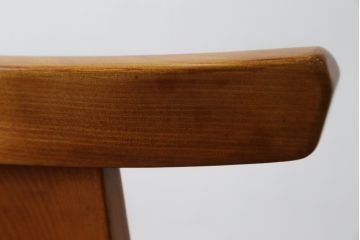 中古　岩手県岩泉・純木家具　心地よい木の風合いが魅力的な角Dチェア(ダイニングチェア、アームレスチェア、板座チェア、椅子、イス)(定価約8万円)(R-074367)