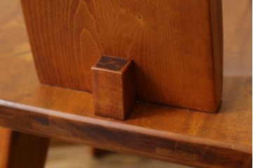 中古　岩手県岩泉・純木家具　心地よい木の風合いが魅力的な角Dチェア(ダイニングチェア、アームレスチェア、板座チェア、椅子、イス)(定価約8万円)(R-074367)
