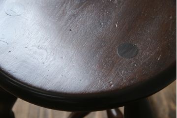 和製ビンテージ　松本民芸家具　丸みを帯びたフォルムが可愛らしい三脚スツール(板座チェア、椅子、イス、花台、ヴィンテージ)(R-074368)