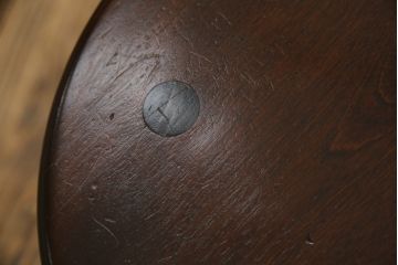 和製ビンテージ　松本民芸家具　丸みを帯びたフォルムが可愛らしい三脚スツール(板座チェア、椅子、イス、花台、ヴィンテージ)(R-074368)