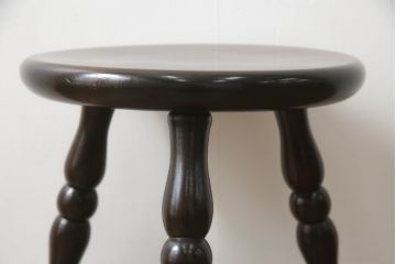 和製ビンテージ　松本民芸家具　丸みを帯びたフォルムが可愛らしい三脚スツール(板座チェア、椅子、イス、花台、ヴィンテージ)(R-074368)