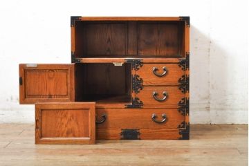 和製ビンテージ　美品　ニレ材　和の空間作りにおすすめの小箪笥(引き出し、卓上収納、和箪笥、整理箪笥、収納箪笥、戸棚、収納棚、ヴィンテージ)(R-074369)