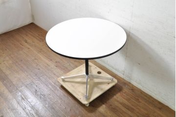 中古　Hermanmiller(ハーマンミラー社)　チャールズ&レイ・イームズ(Charles & Ray Eames)　イームズテーブルコントラクトベース　スタイリッシュなデザイン性と実用性を兼ね備えたラウンドテーブル(2人掛けダイニングテーブル、丸テーブル)(定価約10万円)(R-074371)